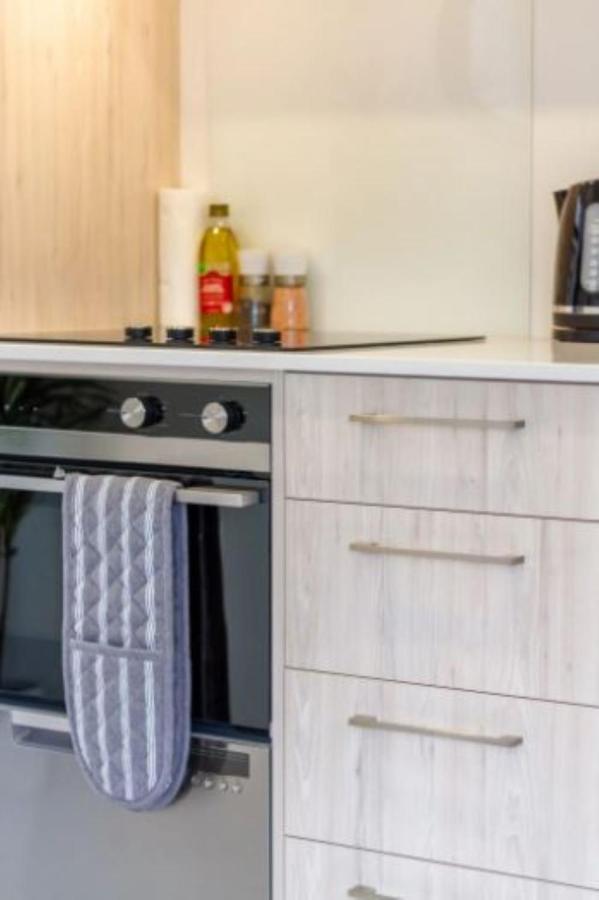 Serenity In The Centre: 2 Bed 2 Bath Κράισττσερτς Εξωτερικό φωτογραφία
