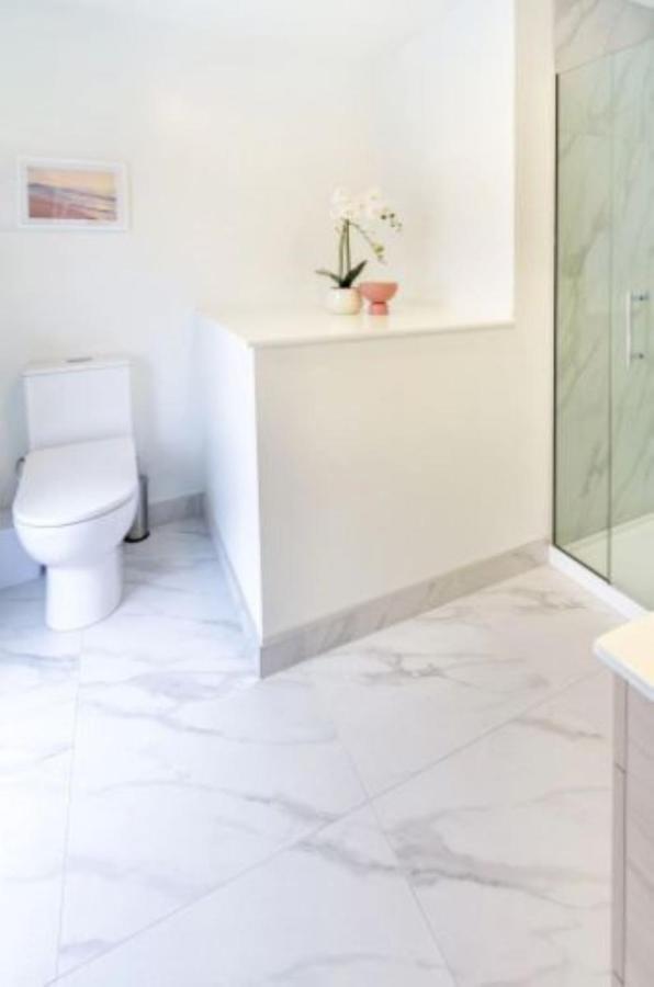 Serenity In The Centre: 2 Bed 2 Bath Κράισττσερτς Εξωτερικό φωτογραφία